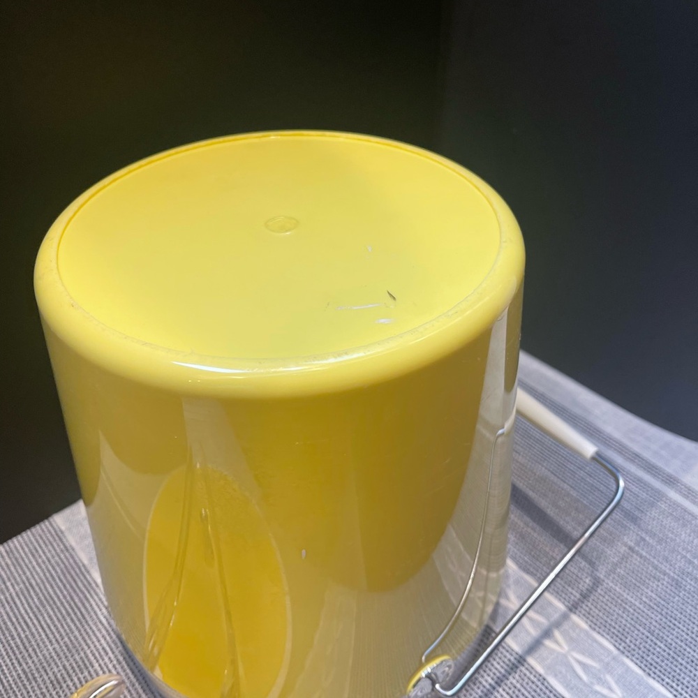 Mid Century Vintage 70's Bright Yellow Lucite Ice Bucket Lid - Picture 6 of 11